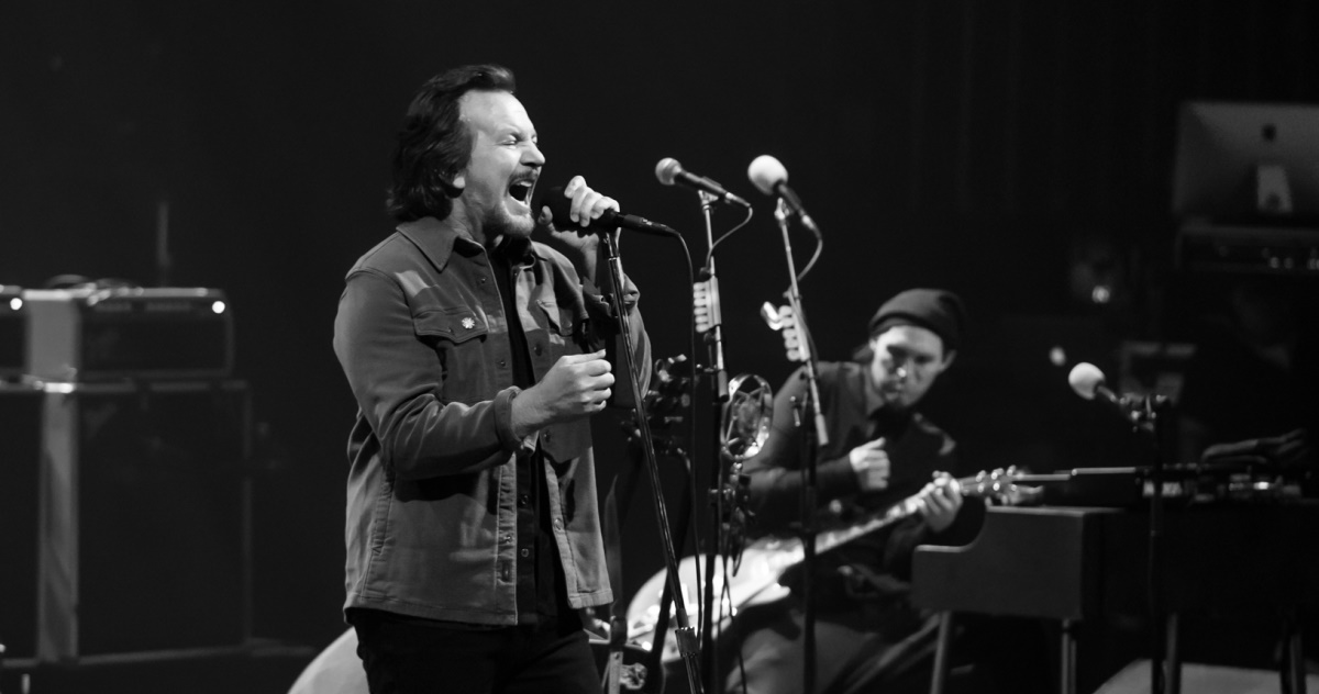 Eddie Vedder Earthlings Rose 2022
