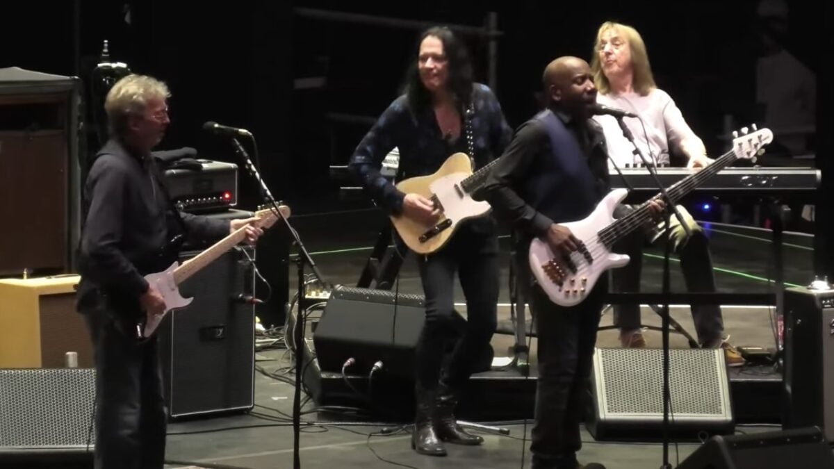 Eric Clapton & Robben Ford Trade Solos In Bologna