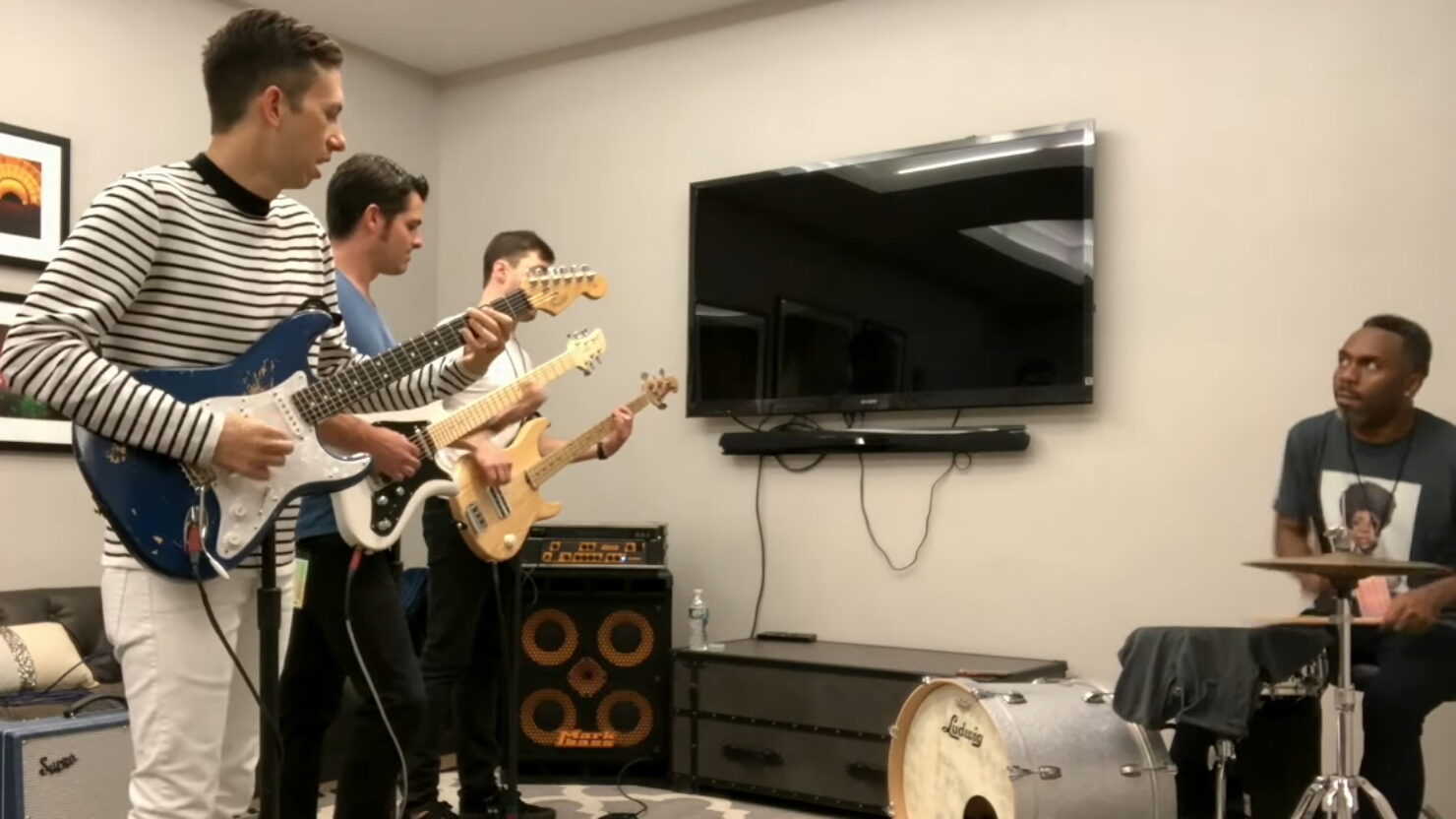 Watch The Fearless Flyers Warming Up Backstage At Madison