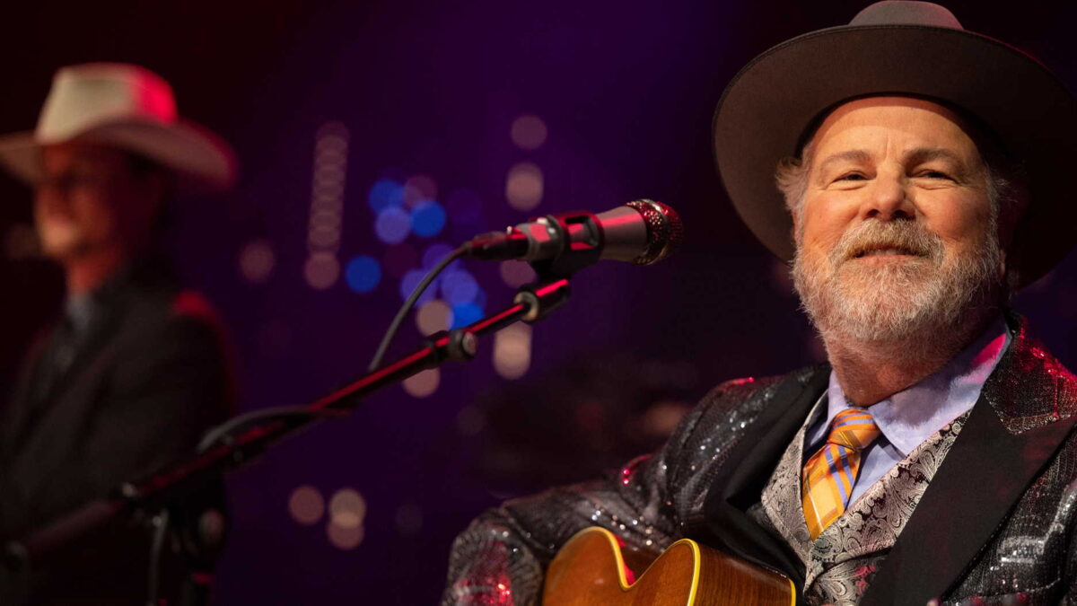 See Robert Earl Keen Say Farewell To ‘Austin City Limits’ With Poignant ‘I Gotta Go’