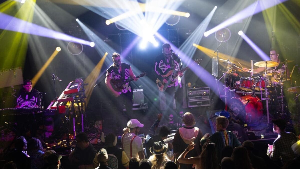 Spafford Revisits Past Halloween Covers In San Francisco