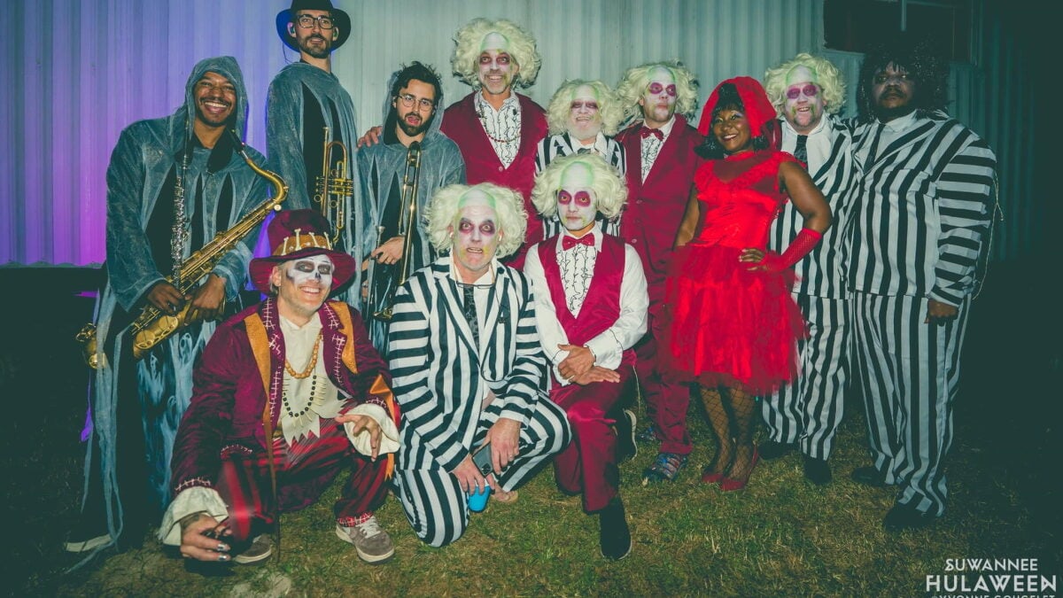 The String Cheese Incident Goes Big With Covers & Guests For Hulaween Saturday Shebang