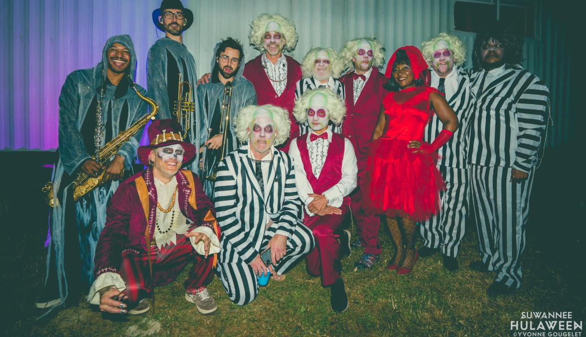 The String Cheese Incident Goes Big With Covers & Guests For Hulaween