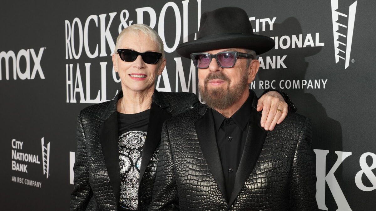 Eurythmics Deliver Rare Performance For Rock & Roll Hall Of Fame Induction
