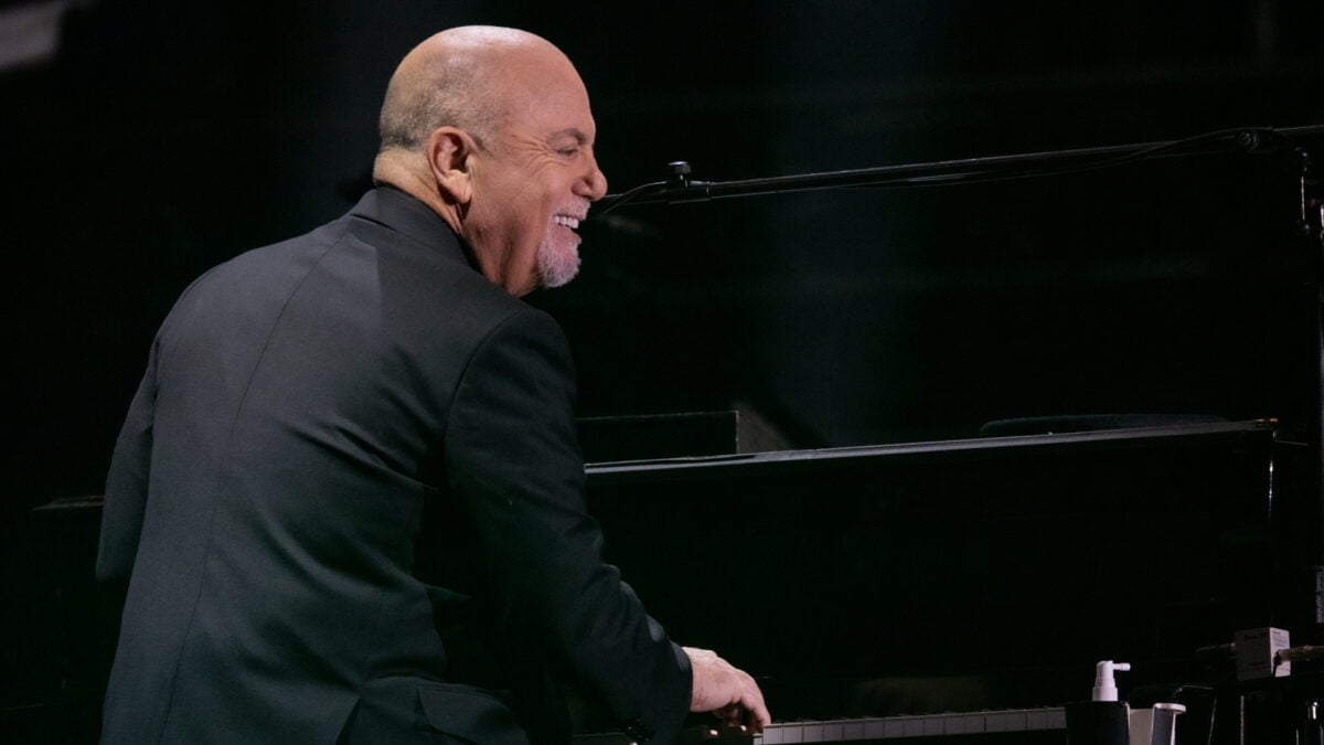 Watch Billy Joel Perform ‘Los Angelenos’ For 1st Time Since 1981