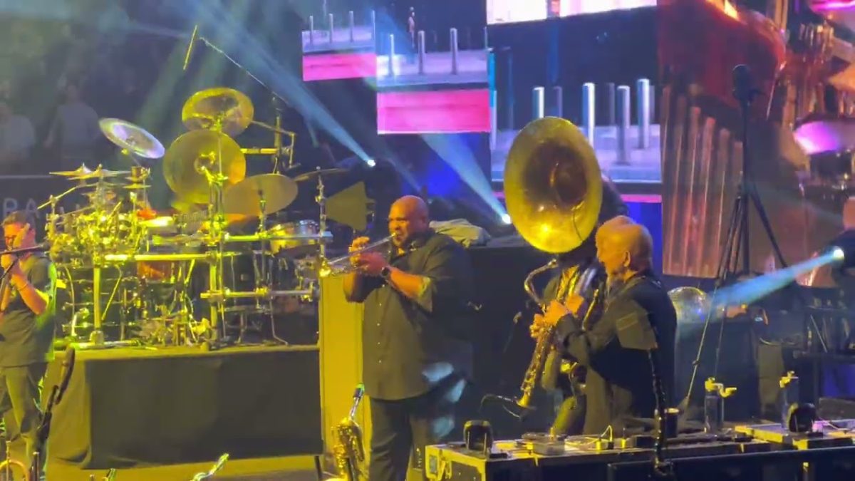Ants Marching with Jon Lampley & Louis Fouche - Dave Matthews Band - 11.18.22 NYC MSG N1