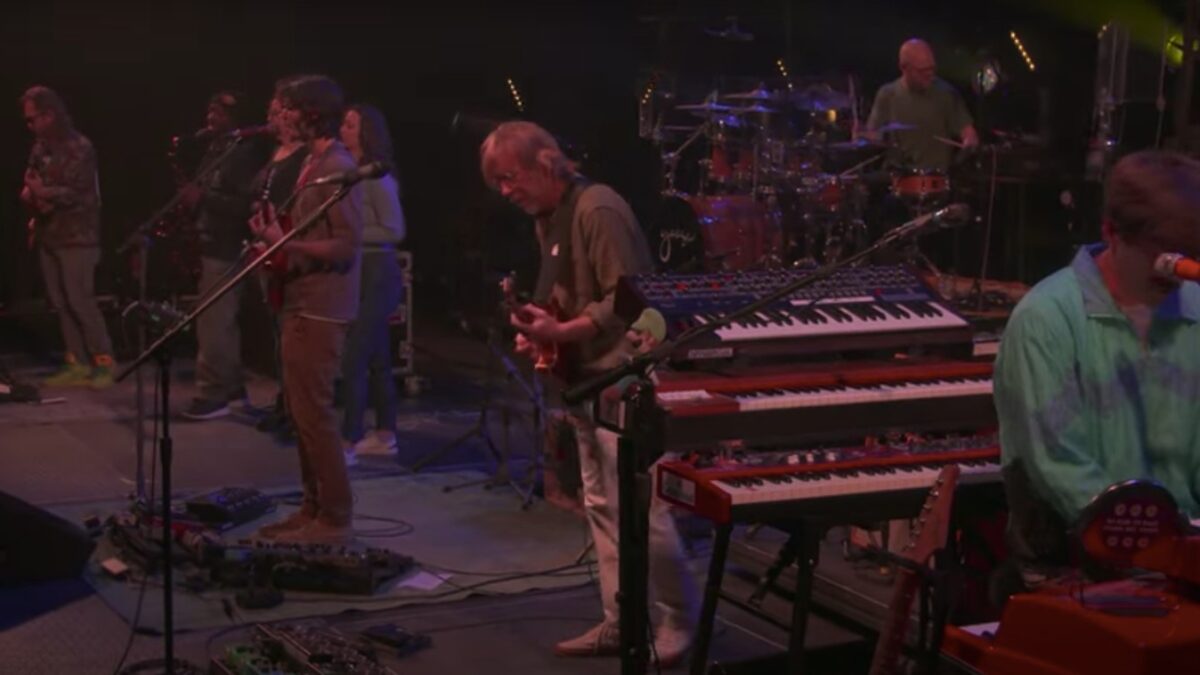 Watch Goose Welcome Trey Anastasio & TAB Horns In Reading: Pro-Shot Video