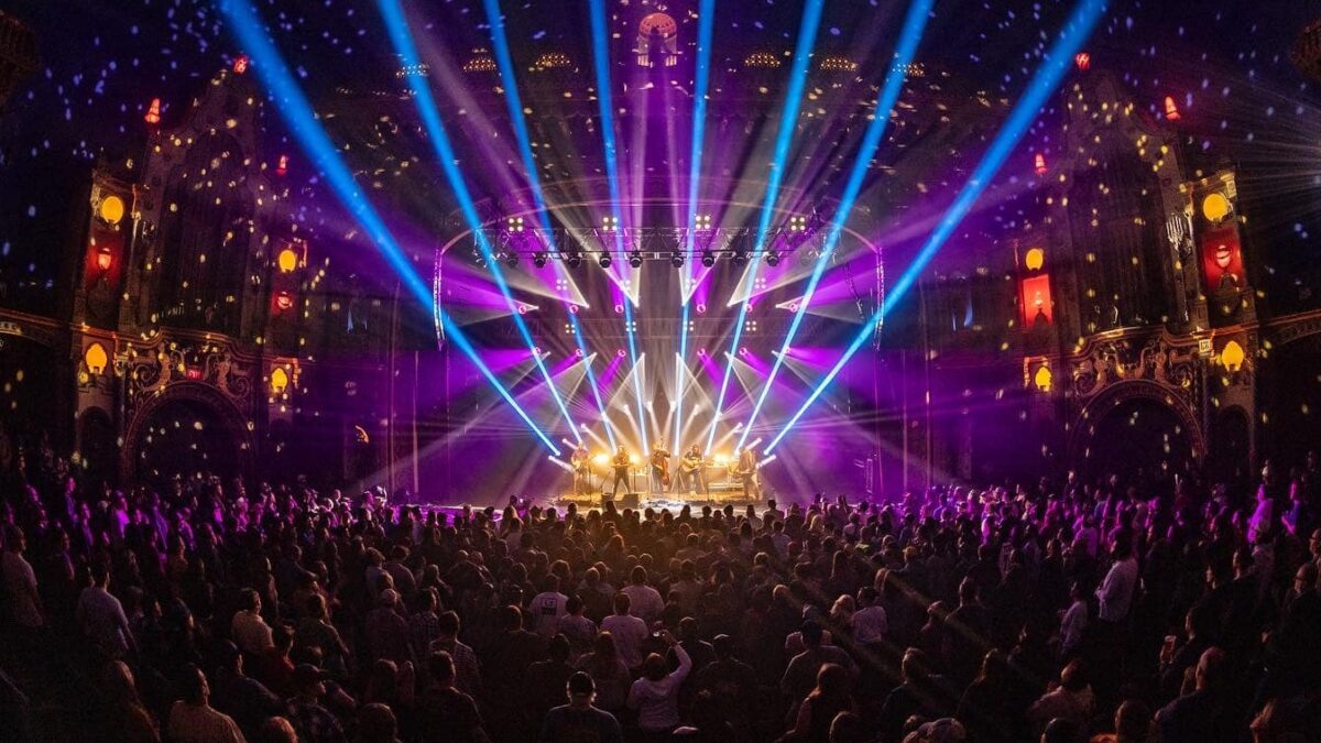 ‘Sing Me Back Home’: Greensky Bluegrass Fits Rare Covers Into Hometown Thanksgiving Weekend Run