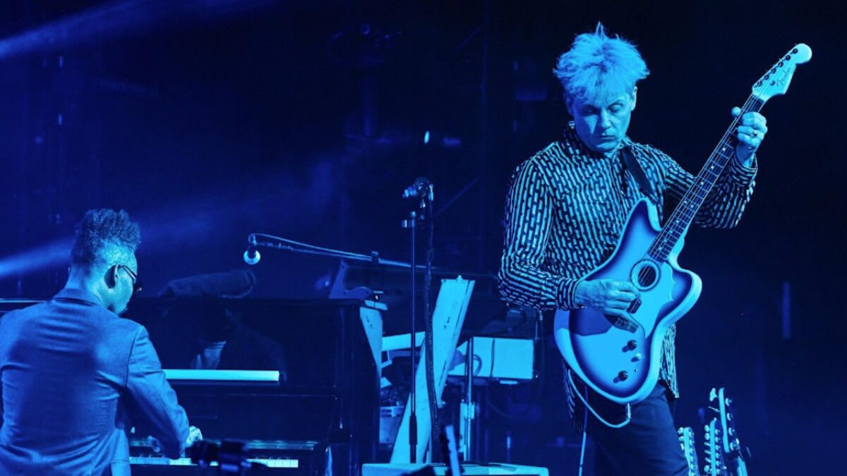 See Jack White’s Compelling ‘A Tip From You To Me’ Live Performance Video