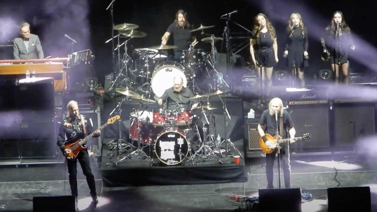Joe Walsh Reunites James Gang For ‘One Last Ride’ At VetsAid 2022 Featuring Guest Dave Grohl