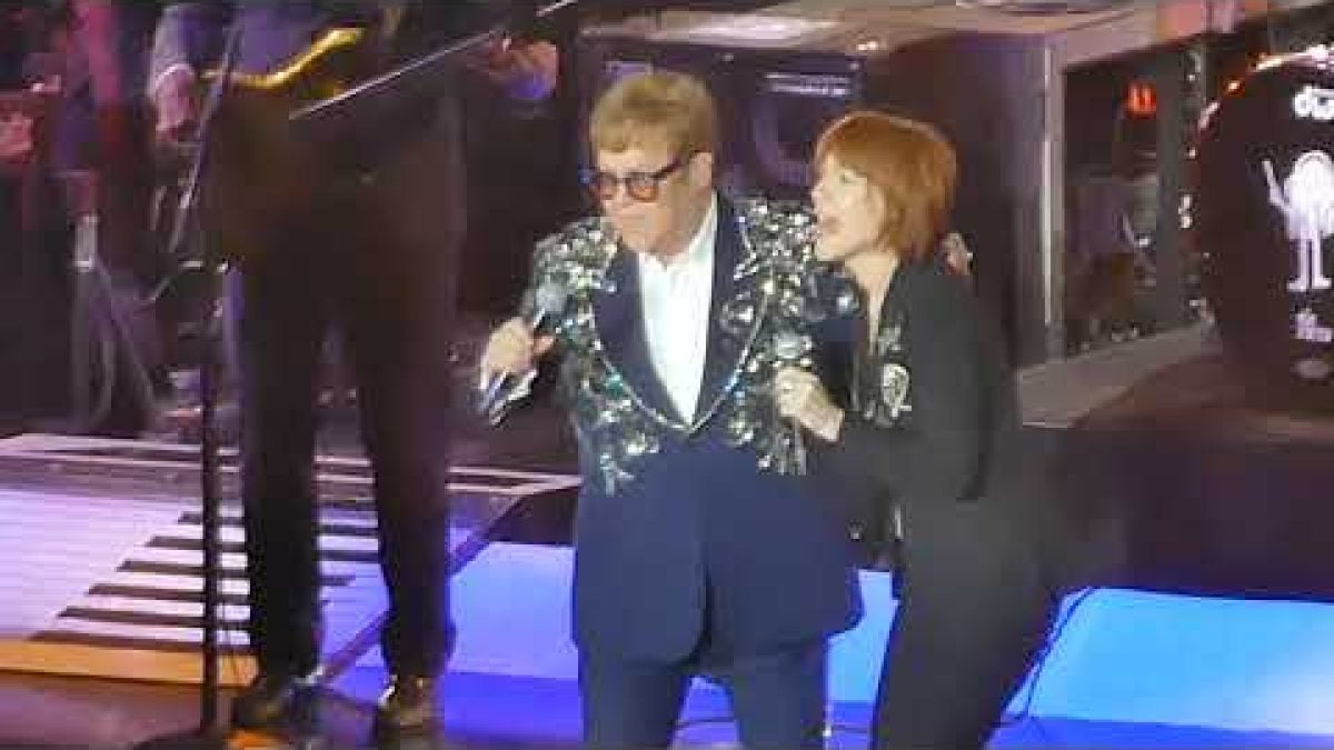 ELTON JOHN with KIKI DEE : "Don't Go Breaking My Heart" - DODGER STADIUM / LOS ANGELES (Nov 2022)