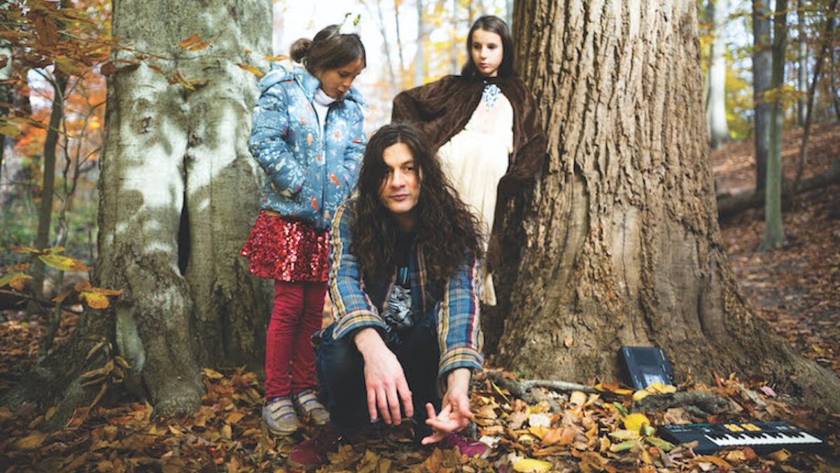Bob Dylan Loves Kurt Vile & His Daughters’ Cover Of ‘Must Be Santa’