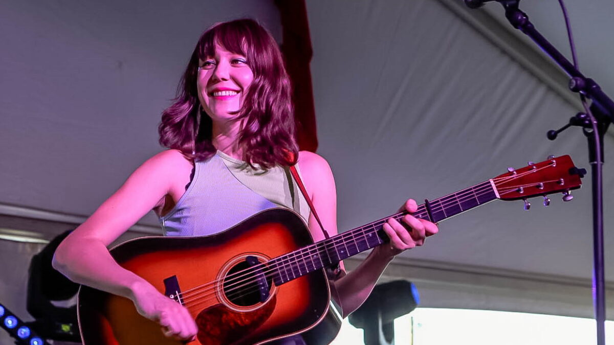 Listen To Grammy Nominee Molly Tuttle Cover 2022 Best New Artist Olivia Rodrigo For Spotify Singles
