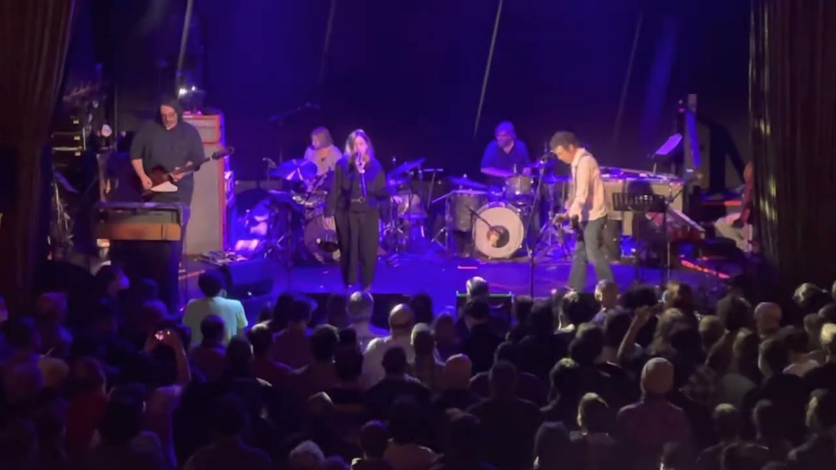 Shape of Things To Come (Barry Mann/Cynthia Weil) - Yo La Tengo with Corin Tucker - December 19,2022