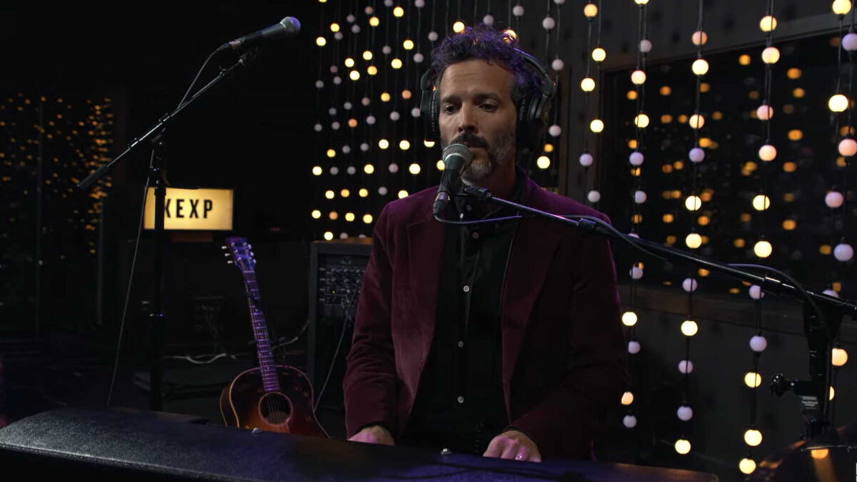 Watch Bret McKenzie Perform Oscar-Winning Song ‘Man Or Muppet’ On KEXP