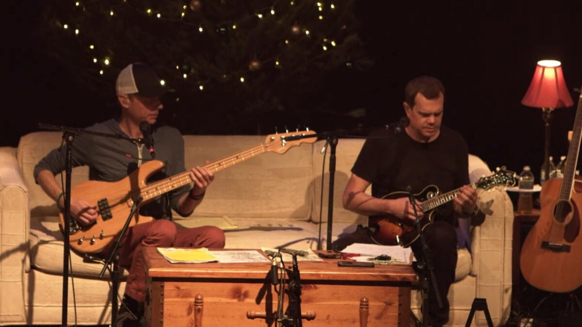 Watch Umphrey’s McGee’s Brendan Bayliss & Jake Cinninger Cover Julian Lennon At Holiday Show