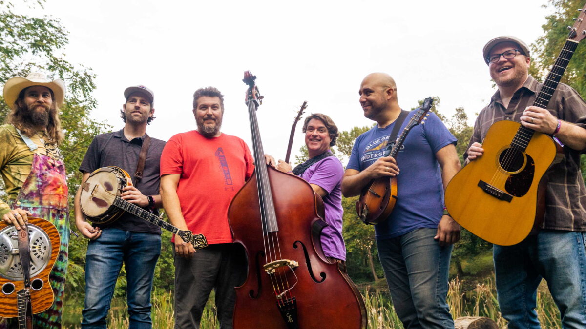 Keller Williams Details New 2024 Tour Dates Including Shows With The HillBenders