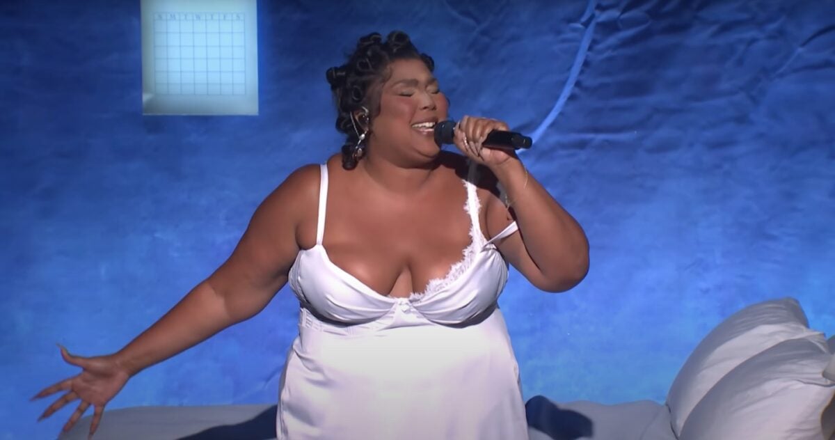 Lizzo SNL 2022