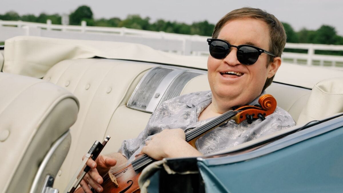 Michael Cleveland Taps Béla Fleck, Billy Strings, Charlie Starr & More To Guest On New Album