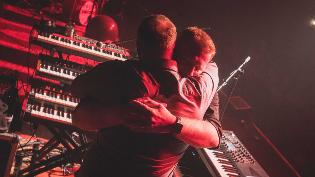 Spafford Delivers Emotional Sendoff For Andrew 'Red' Johnson On New Year's Eve