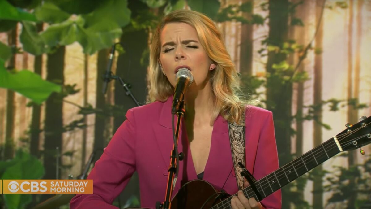 Aoife O’Donovan Offers Songs From Grammy-Nominated Album On 'CBS Mornings'