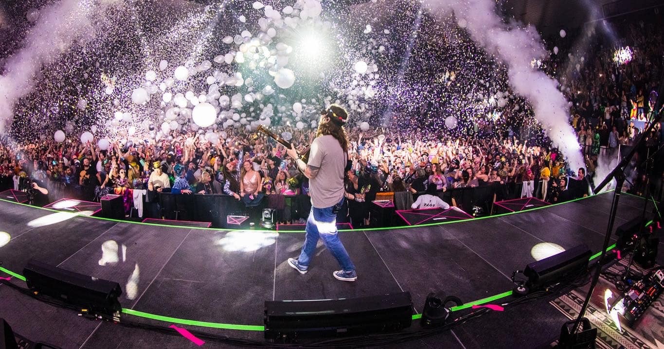 Billy Strings Caps 2022 With Cover Debuts At New Year’s Eve Concert In