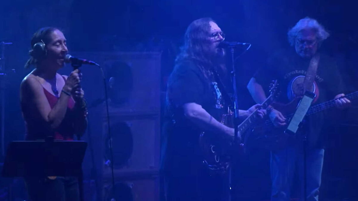 Dark Star Orchestra Lets It All Hang Out On New Year's Eve At Capitol Theatre