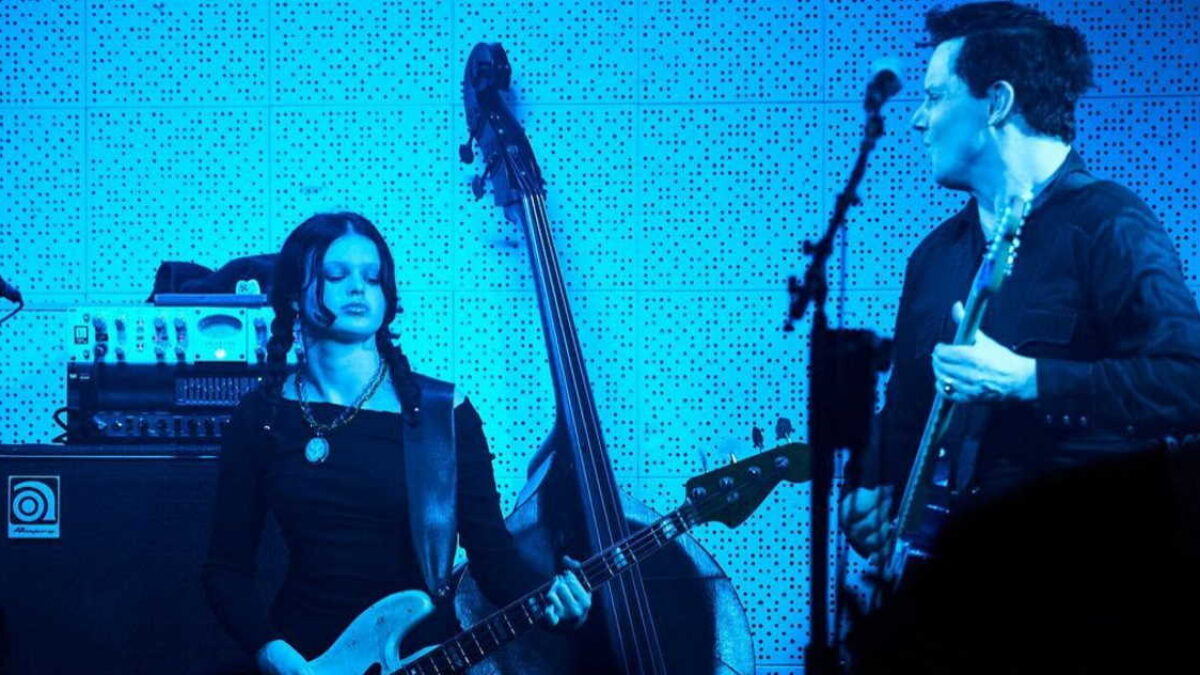 See Jack White’s Daughter Scarlett Join Her Dad On Bass For A White Stripes Classic