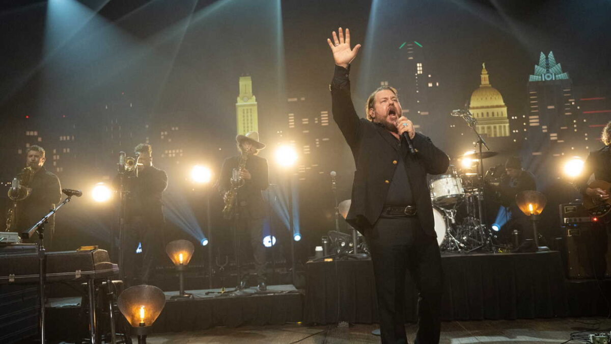 Watch Nathaniel Rateliff & The Night Sweats Perform Rousing ‘Love Don’t’ On ‘Austin City Limits’