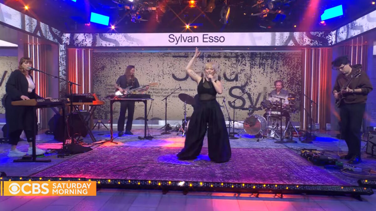 Watch Sylvan Esso’s 6-Piece Configuration Perform On ‘CBS Mornings’