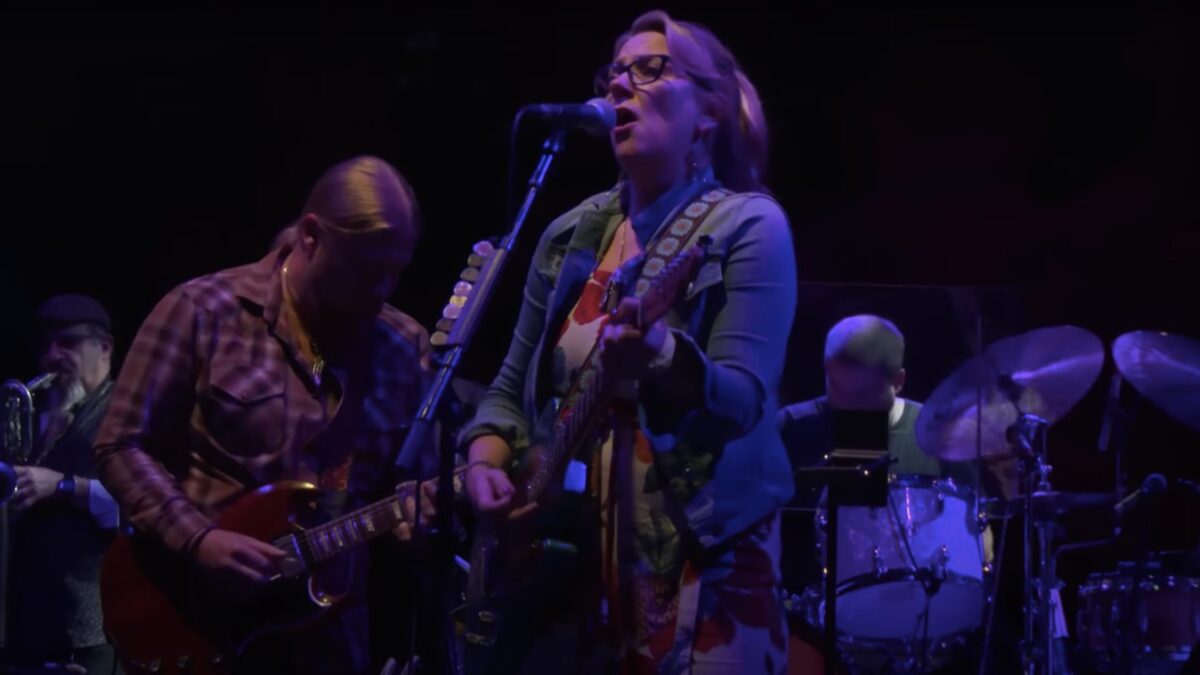 Watch Tedeschi Trucks Band Perform Stunning ‘I Am The Moon’ At Red Rocks: Pro-Shot Video