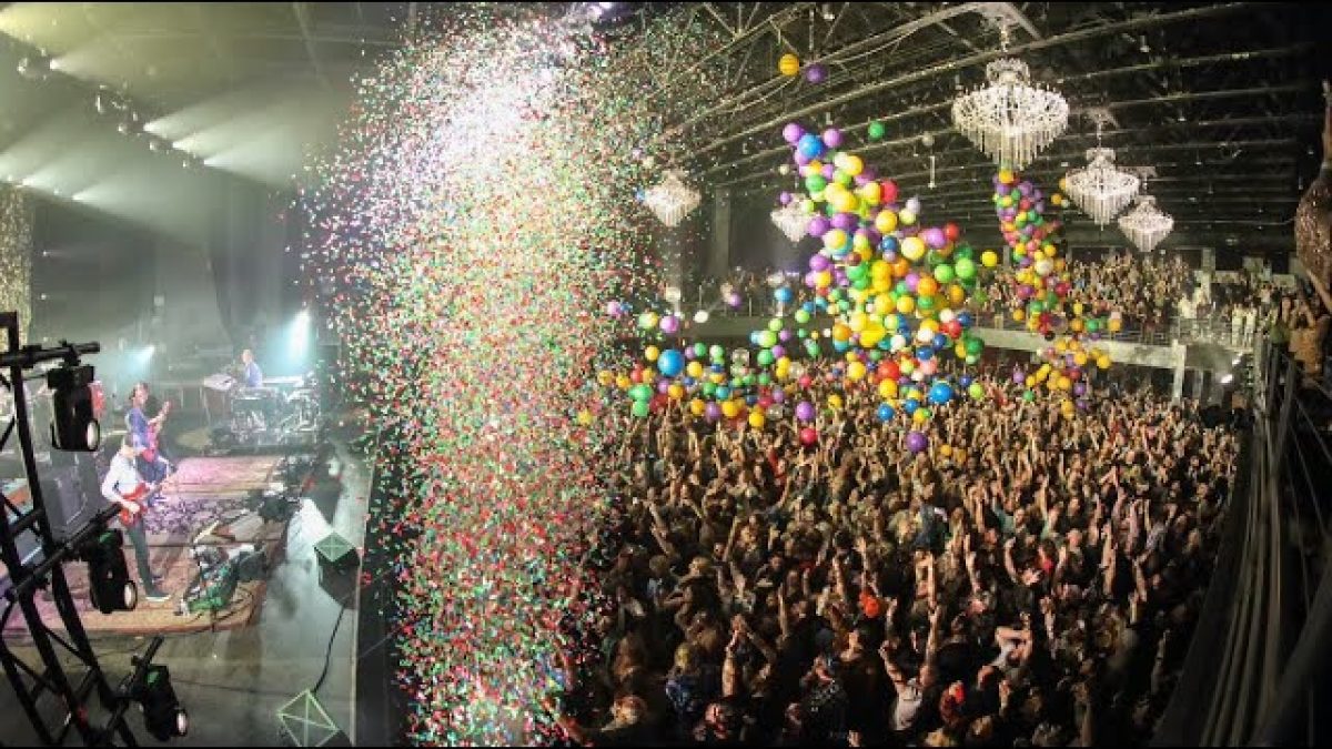 Umphrey's McGee: "Partyin' Peeps / Auld Lang Syne" (12/31/22)