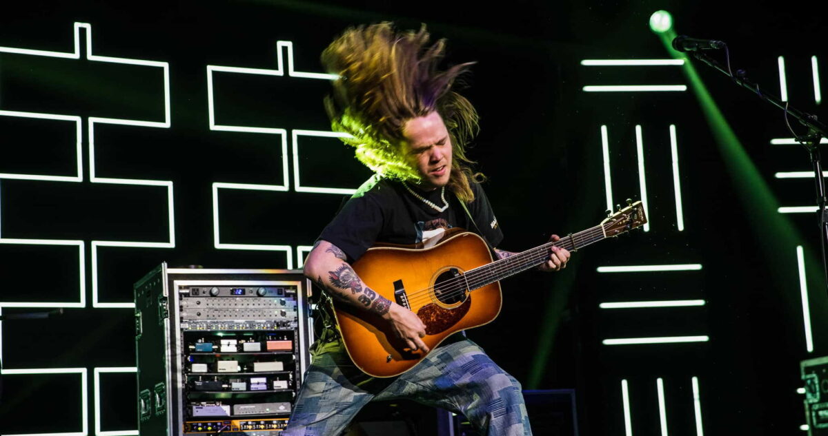 Watch Billy Strings Honor Fellow MichiganBred Band In Atlantic City