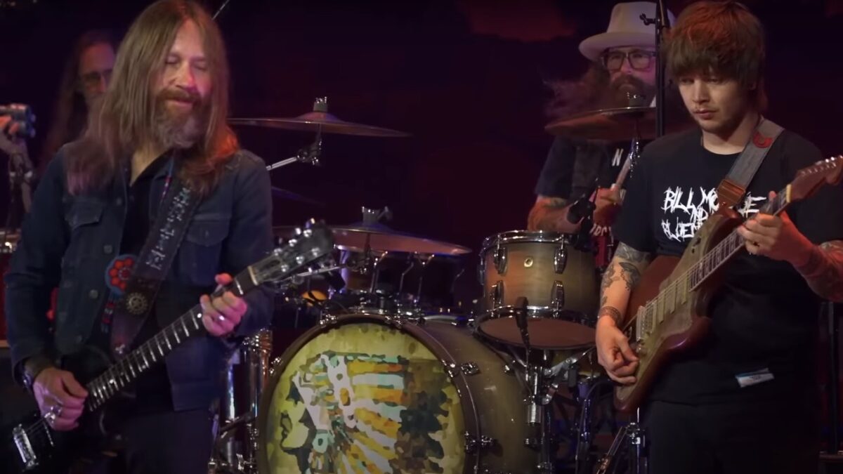 Watch Billy Strings & Blackberry Smoke Cover Grateful Dead At An Empty Ryman
