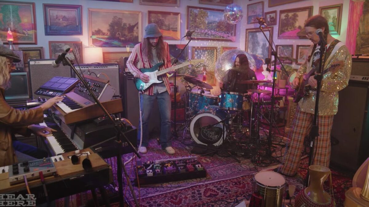 Watch Circles Around The Sun’s Intimate ‘Hear Here Presents’ Set