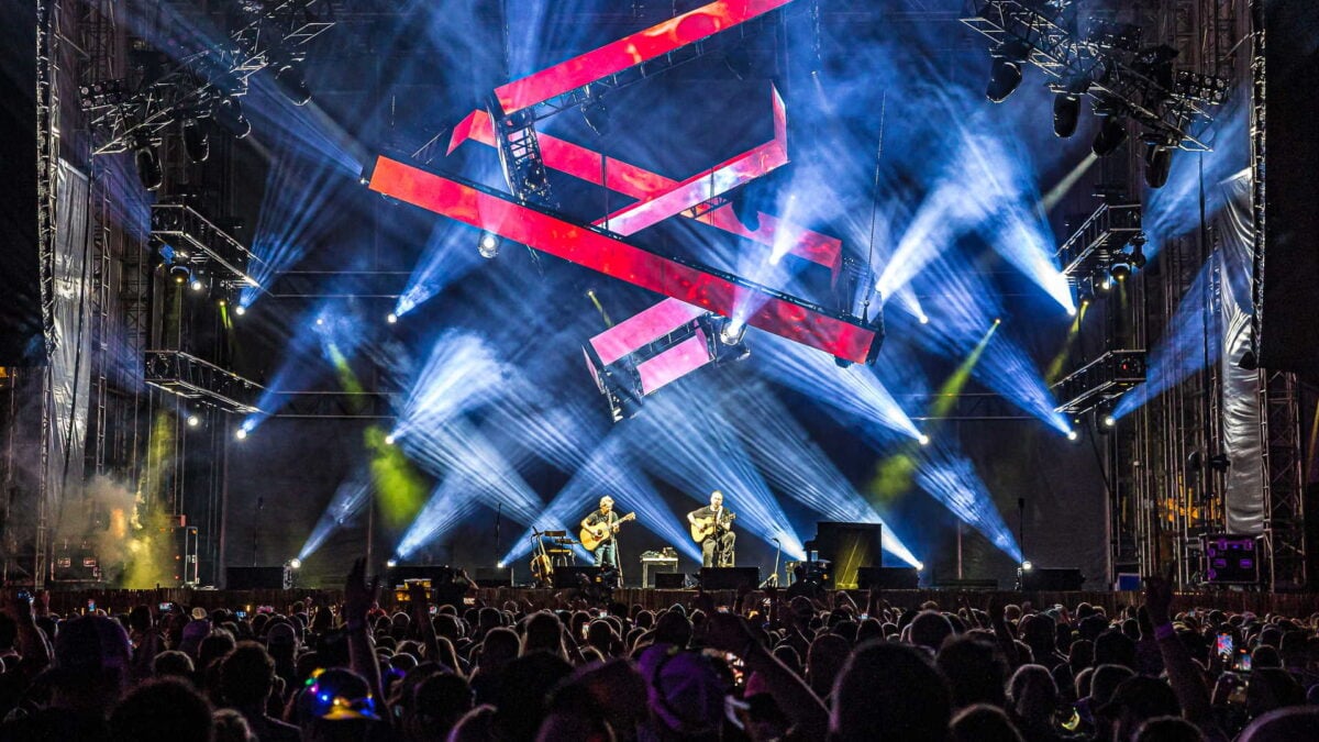 Oh, Sister! Watch Molly Tuttle Join Dave Matthews & Tim Reynolds At Riviera Maya 2023 In Mexico