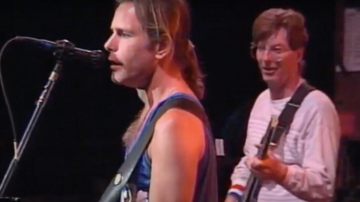 Watch Grateful Dead Get 'Stuck Inside Of Mobile With The Memphis Blues Again' In 1989