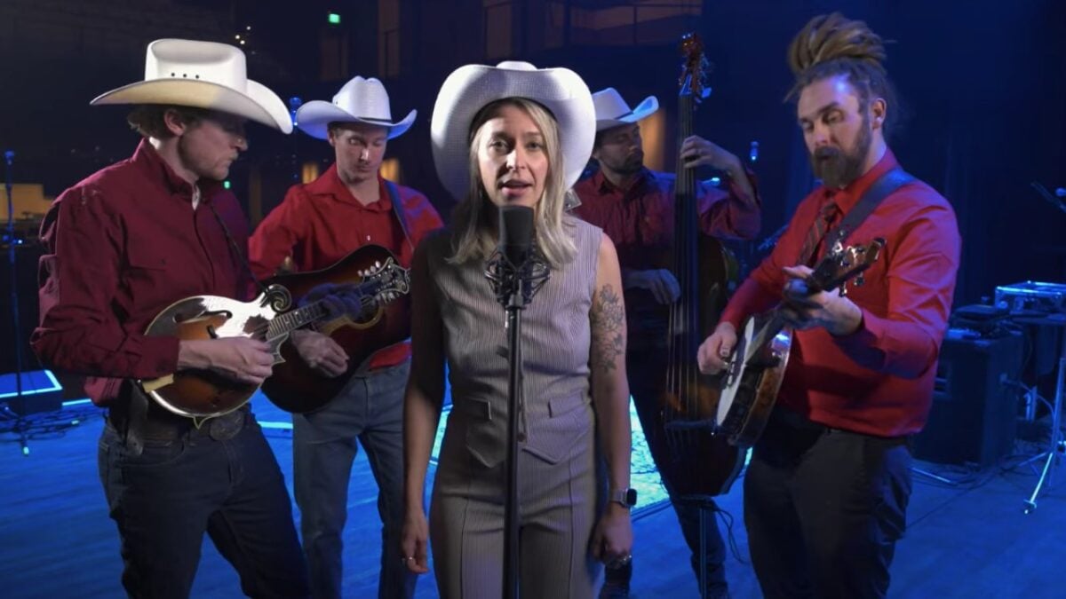 ‘They Love Each Other’: Watch Lindsay Lou & Kitchen Dwellers Cover Grateful Dead Tune