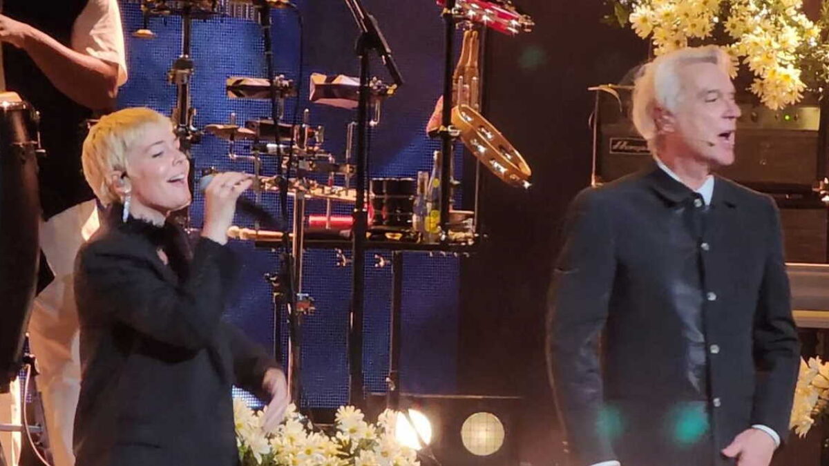 Watch Maggie Rogers & David Byrne Duet + Show Off Sweet Dance Moves At Radio City