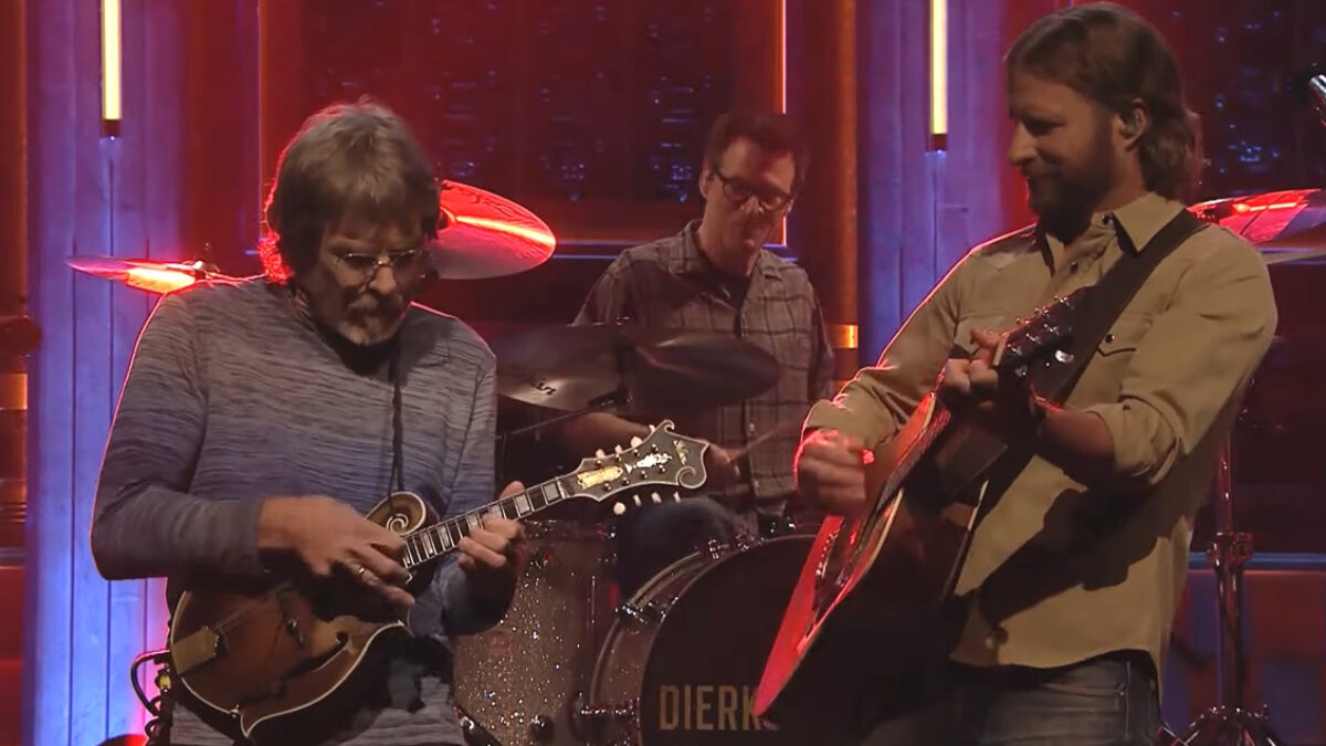 Watch Dierks Bentley Perform ‘Sun Sets In Colorado’ With Sam Bush On ‘Fallon’