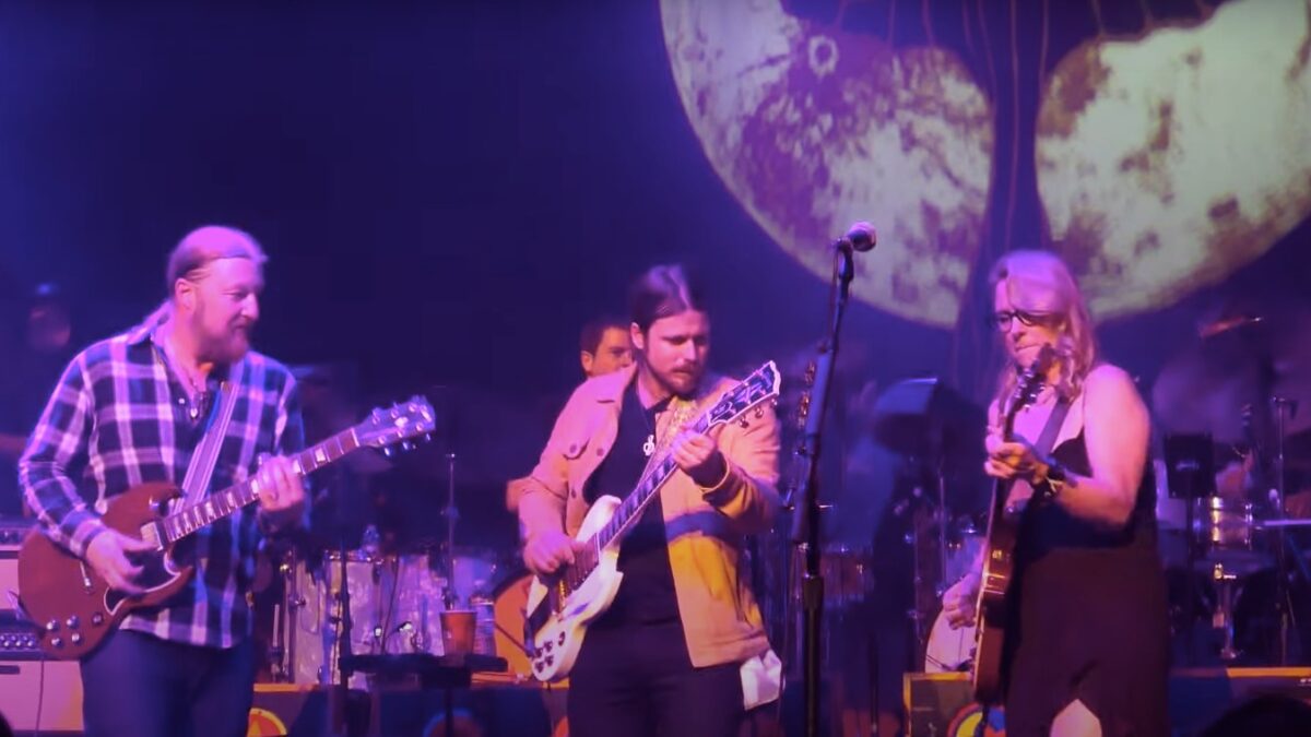 See Lukas Nelson’s Smoking Guest Spot At Tedeschi Trucks Band's Ryman Residency Finale