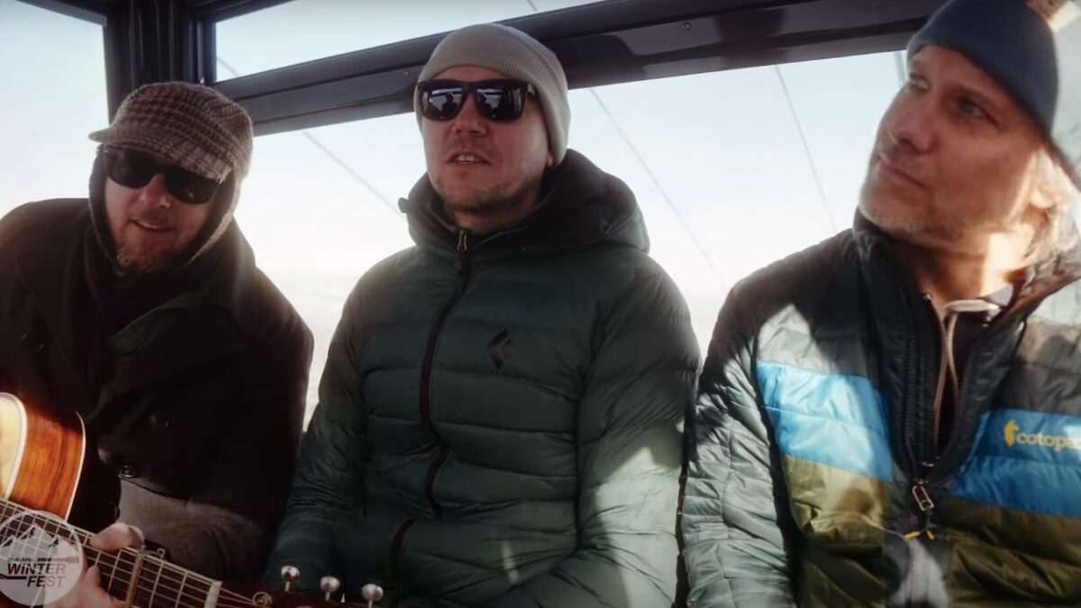Watch The Infamous Stringdusters Cram Onto A Gondola For Intimate Performance In Killington