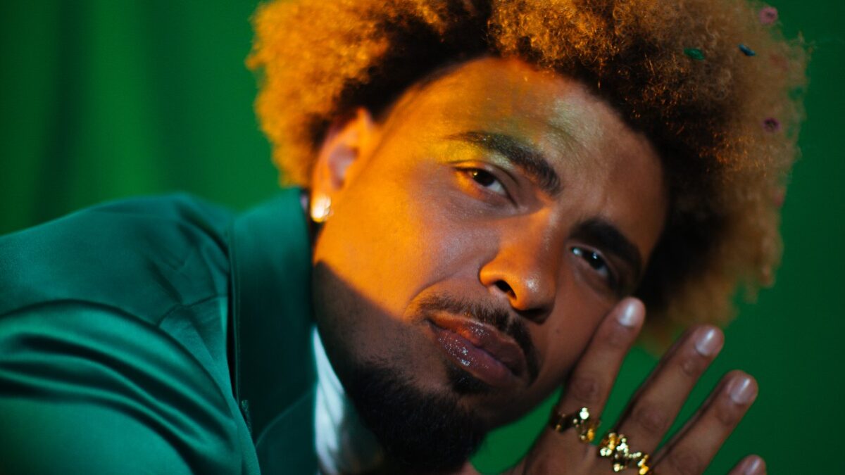 Devon Gilfillian Is ‘Right Kind Of Crazy’ On New Single