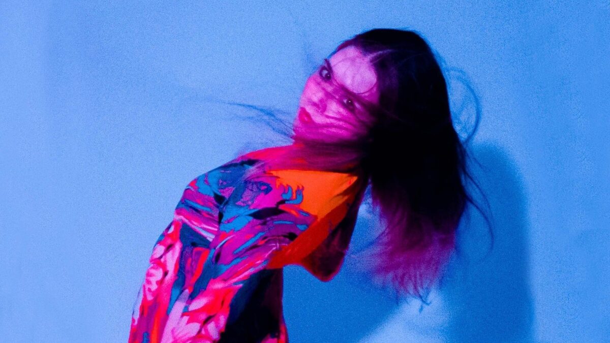Elise Trouw To Bring ‘Losing Sleep’ US Spring Tour To 23 Cities