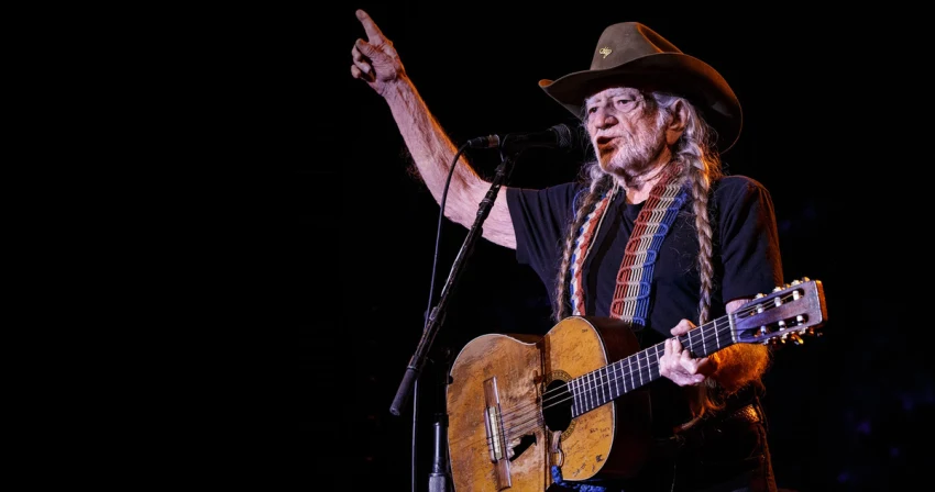 willie-nelson-live-press-2023