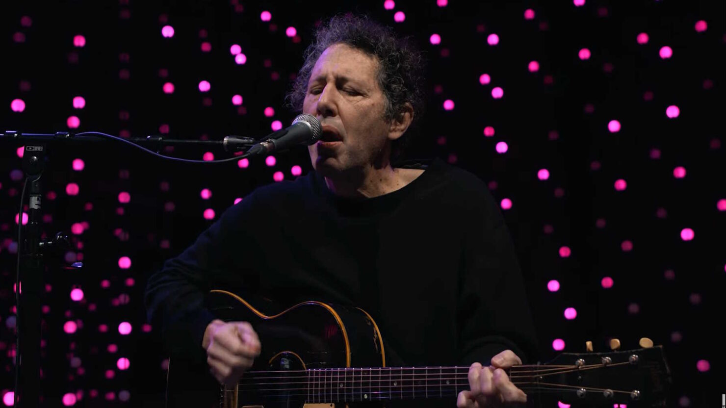Watch Yo La Tengo Showcase 'This Stupid World' Tracks Live At KEXP
