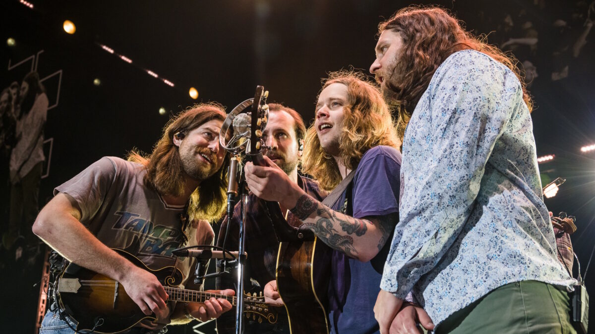 Billy Strings Loads Tampa Concert With 2023 Debuts
