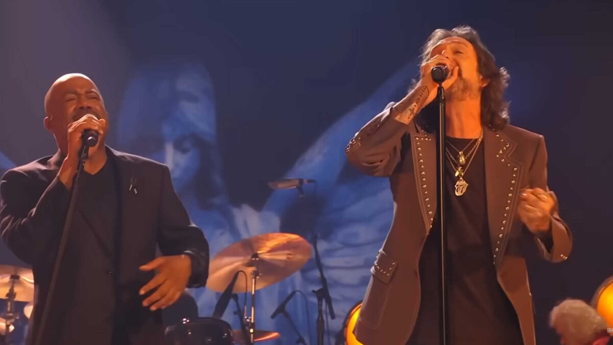 Watch The Black Crowes & Darius Rucker Unite For Gorgeous ‘She Talks To Angels’ At CMT Music Awards