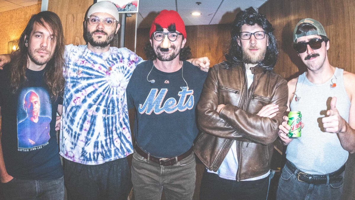 Watch Goose Switch Instruments & Personas On April Fools’ Day At The Ryman