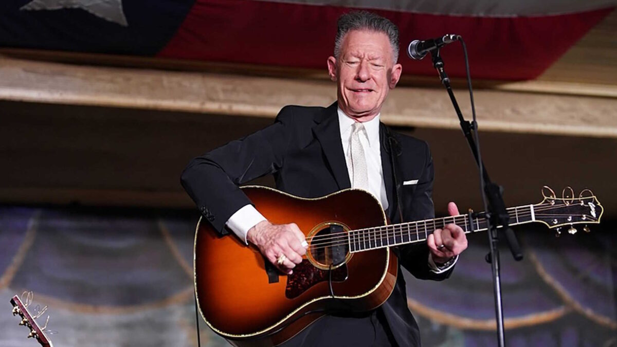 Large Band, Massive Tour: Lyle Lovett Plots Nationwide Summer Tour 2023